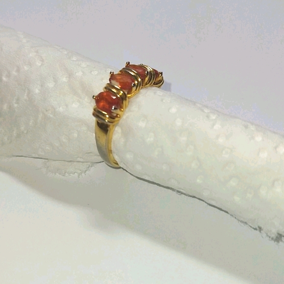 Women's ring - Picture 2 of 3